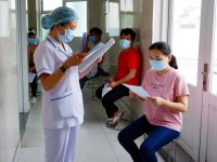 tiem-vac-xin-cho-nhan-vien-03