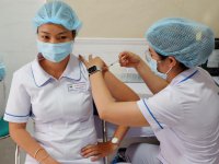 tiem-vac-xin-cho-nhan-vien-05