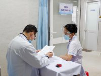 tiem-vac-xin-cho-nhan-vien-08